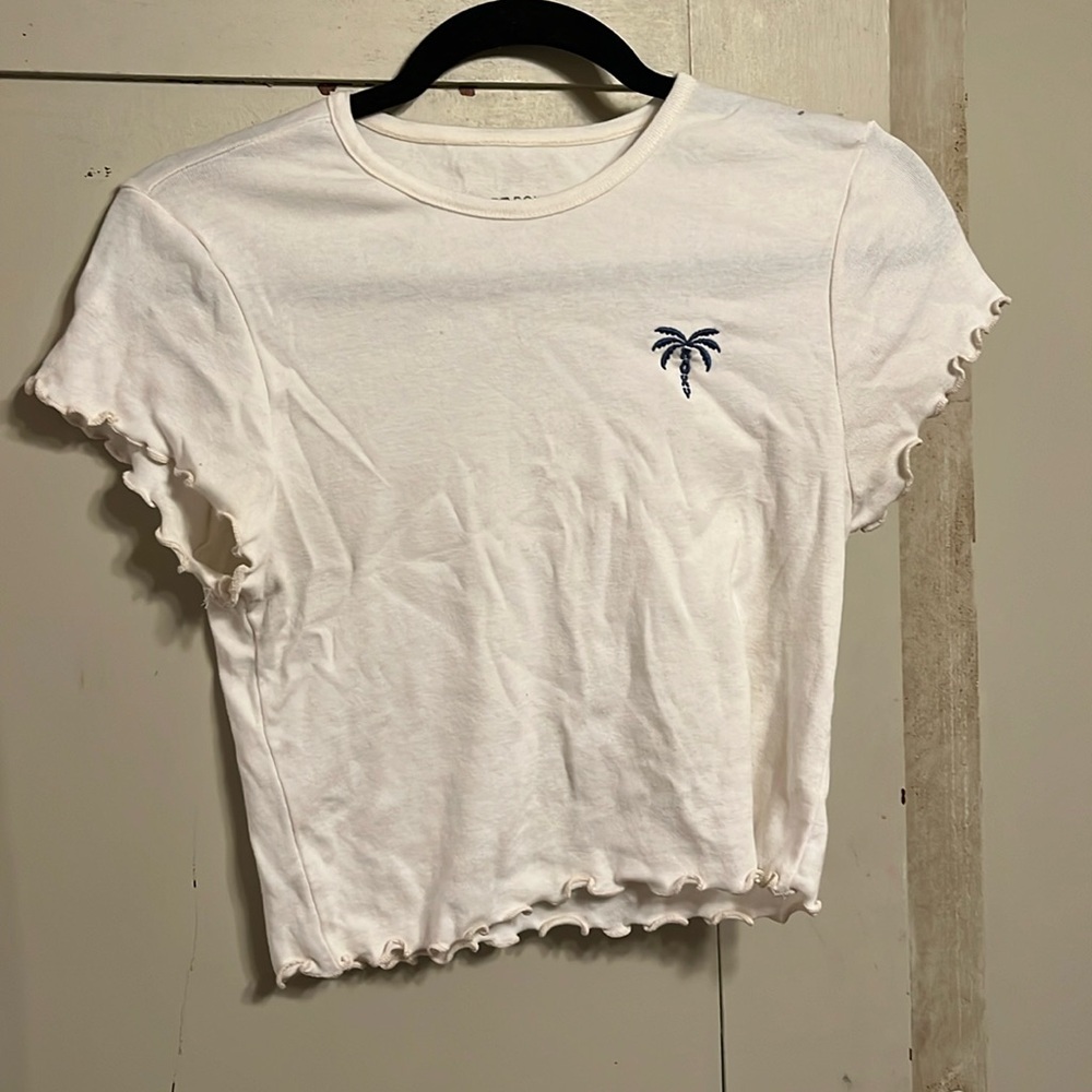 Roxy off white crop top lettuce edge sleeves and hem.size small Jr.